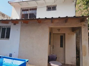 VENTA CASA 3 AMB + DEPTO 2 AMB IDEAL MULTIFAMILIAR