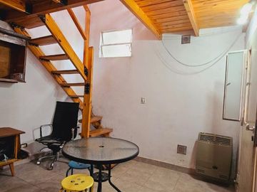 VENTA CASA 3 AMB + DEPTO 2 AMB IDEAL MULTIFAMILIAR