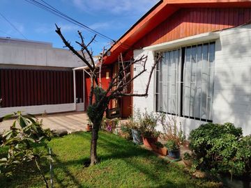 Se vende Casa en Belloto 2000.