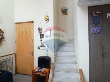 Gran Duplex en 1ra Avenida de San Miguel en Venta!