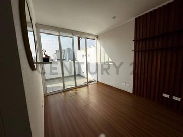 DUPLEX CON HERMOSA VISTA A LA CIUDAD SAN ISIDRO