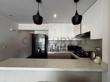 DUPLEX CON HERMOSA VISTA A LA CIUDAD SAN ISIDRO