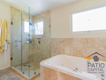 Venta de Casa en Loma de Valle Escondido, Atizapán