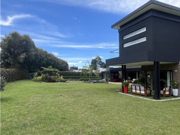 Venta de Exclusiva Casa en Llanogrande Unidad Cerrada Sector Cabeceras