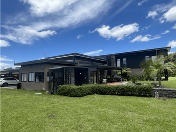 Venta de Exclusiva Casa en Llanogrande Unidad Cerrada Sector Cabeceras