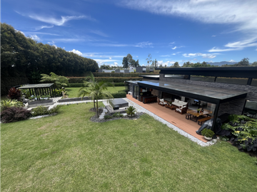 Venta de Exclusiva Casa en Llanogrande Unidad Cerrada Sector Cabeceras