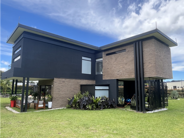 Venta de Exclusiva Casa en Llanogrande Unidad Cerrada Sector Cabeceras