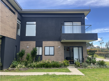 Venta de Exclusiva Casa en Llanogrande Unidad Cerrada Sector Cabeceras