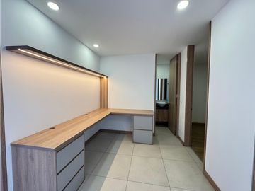 En Venta Apartamento En Edificio Tacuara Remodelado