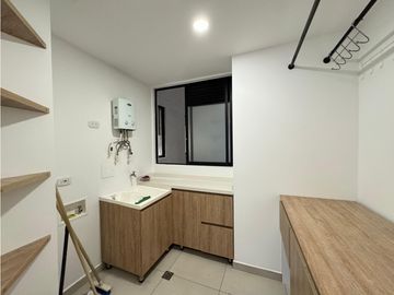 En Venta Apartamento En Edificio Tacuara Remodelado