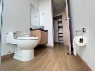 En Venta Apartamento En Edificio Tacuara Remodelado