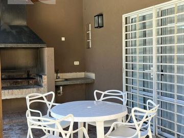 Venta - Complejo de cabañas - 2 ambientes - Pileta -  Chascomús