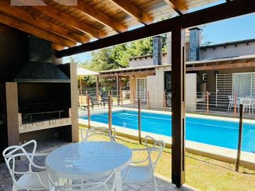 Venta - Complejo de cabañas - 2 ambientes - Pileta -  Chascomús