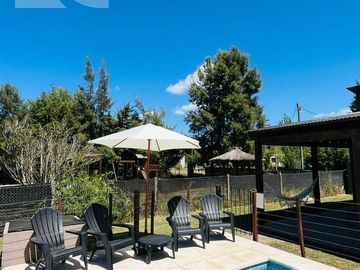 Venta - Complejo de cabañas - 2 ambientes - Pileta -  Chascomús