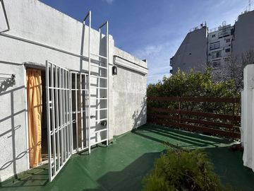 Venta de Amplio y luminoso PH en Colegiales
