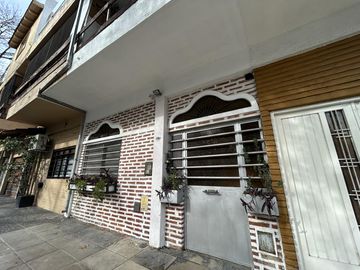 Venta de Amplio y luminoso PH en Colegiales