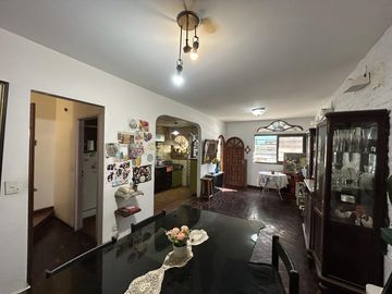Venta de Amplio y luminoso PH en Colegiales