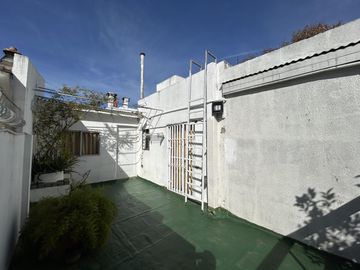 Venta de Amplio y luminoso PH en Colegiales