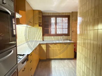Casa 5 ambientes con gran parque y piscina - Del Viso Pilar