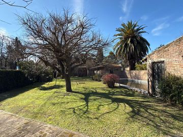 Casa 5 ambientes con gran parque y piscina - Del Viso Pilar