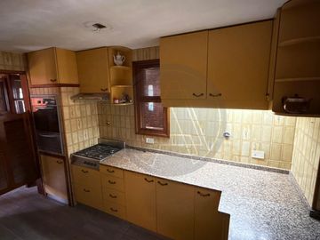 Casa 5 ambientes con gran parque y piscina - Del Viso Pilar