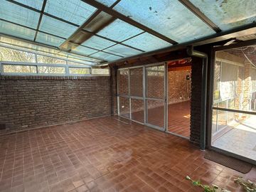 Casa 5 ambientes con gran parque y piscina - Del Viso Pilar
