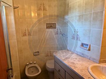 Casa 5 ambientes con gran parque y piscina - Del Viso Pilar