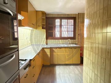 Casa 5 ambientes con gran parque y piscina - Del Viso Pilar