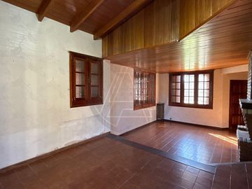 Casa 5 ambientes con gran parque y piscina - Del Viso Pilar
