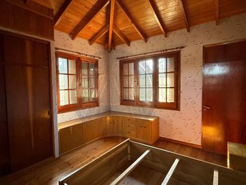 Casa 5 ambientes con gran parque y piscina - Del Viso Pilar