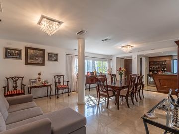 NEUQUEN AL 200 | SAN ISIDRO | CASA EN VENTA | 4 DORMITORIOS | PILETA | QUINCHO
