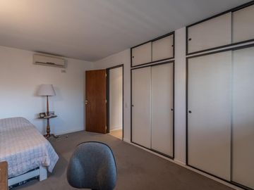 NEUQUEN AL 200 | SAN ISIDRO | CASA EN VENTA | 4 DORMITORIOS | PILETA | QUINCHO