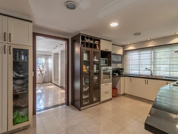 NEUQUEN AL 200 | SAN ISIDRO | CASA EN VENTA | 4 DORMITORIOS | PILETA | QUINCHO