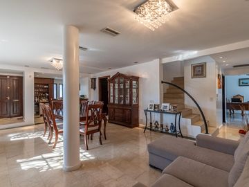 NEUQUEN AL 200 | SAN ISIDRO | CASA EN VENTA | 4 DORMITORIOS | PILETA | QUINCHO