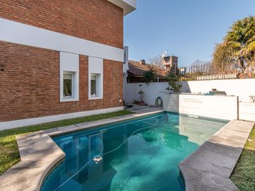 NEUQUEN AL 200 | SAN ISIDRO | CASA EN VENTA | 4 DORMITORIOS | PILETA | QUINCHO