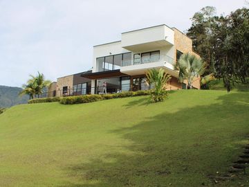 🔴Casa Campestre De Ensueño Cerca A La Ceja Y Llanogrande – Sector Canadá, El Carmen De Viboral