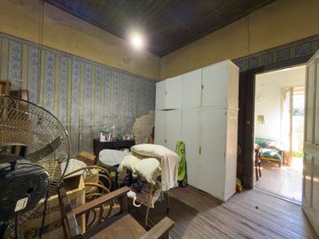 VENTA DE CASA A REFACCIONAR CON DPT Y LOCAL
