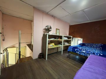 VENTA DE CASA A REFACCIONAR CON DPT Y LOCAL