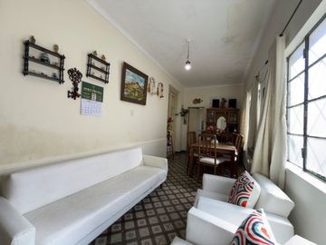 VENTA DE CASA A REFACCIONAR CON DPT Y LOCAL