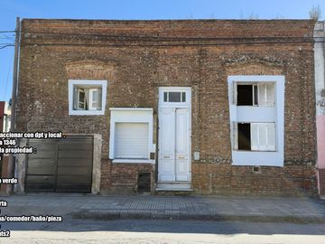 VENTA DE CASA A REFACCIONAR CON DPT Y LOCAL