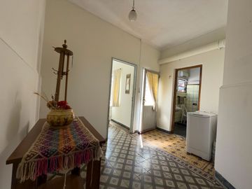 VENTA DE CASA A REFACCIONAR CON DPT Y LOCAL