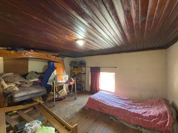 VENTA DE CASA A REFACCIONAR CON DPT Y LOCAL