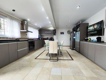 Casa 4 amb en venta - Ramos Mejía - Parque Pileta