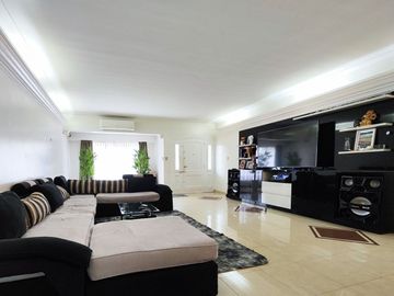 Casa 4 amb en venta - Ramos Mejía - Parque Pileta