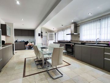 Casa 4 amb en venta - Ramos Mejía - Parque Pileta