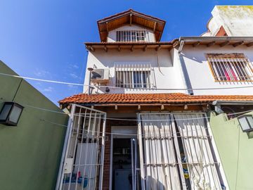 VENTA PH 4 ambientes c/patio 122m2 totales Munro