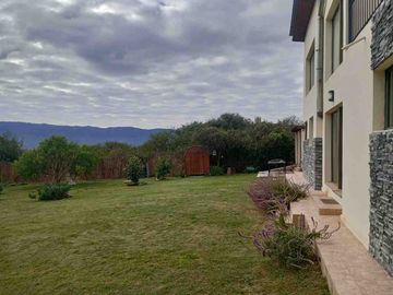 VENTA CASA 3 DORMITORIOS SANTA MONICA SANTA ROSA