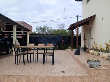 VENTA CASA 3 DORMITORIOS SANTA MONICA SANTA ROSA