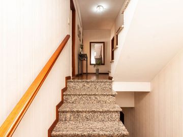 HERMOSO CHALET DE 5 AMB. EN LANUSITA. APTO CREDITO