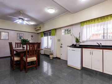 HERMOSO CHALET DE 5 AMB. EN LANUSITA. APTO CREDITO